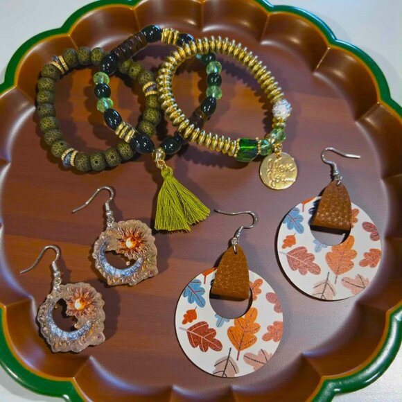 Fall Leaves And Moon Green Tones Bracelet And Earring Set - Picture 1 of 1